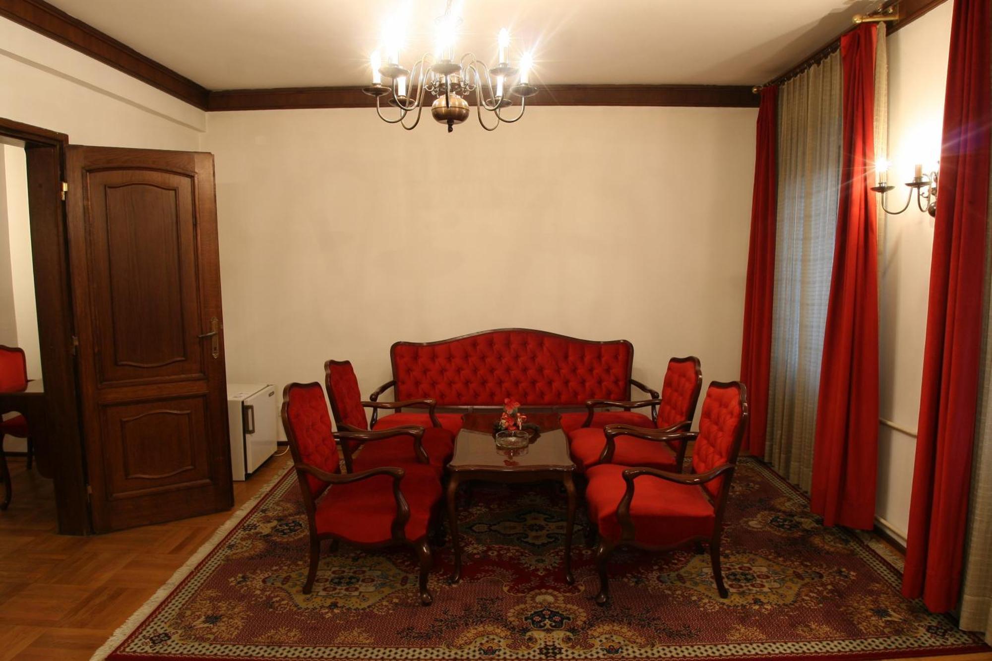 Hotel Grand Valjevo Luaran gambar