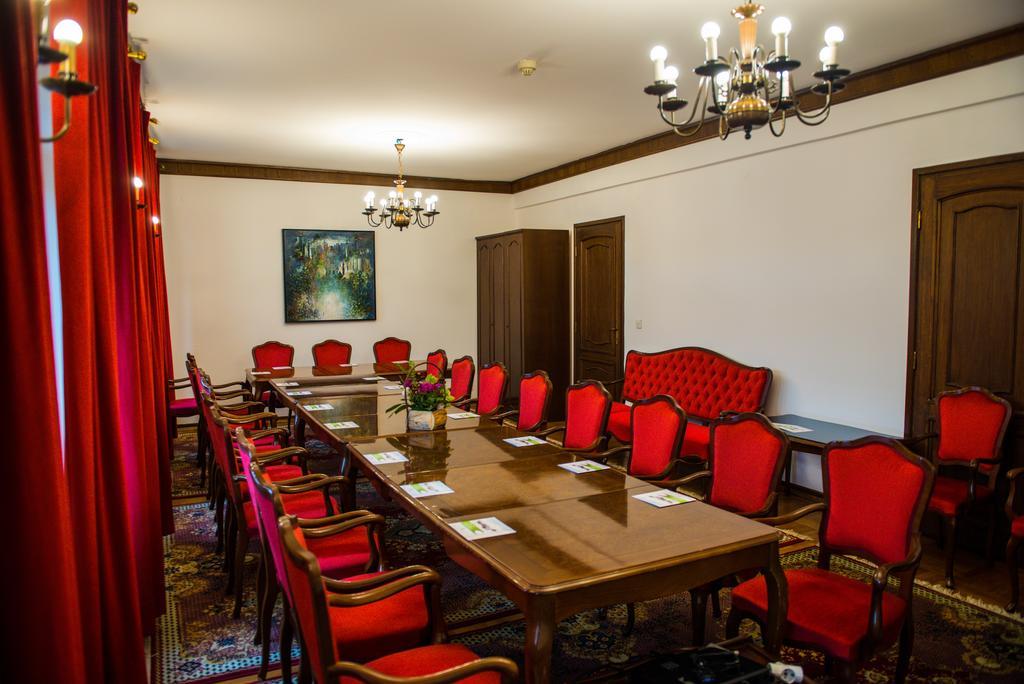 Hotel Grand Valjevo Luaran gambar