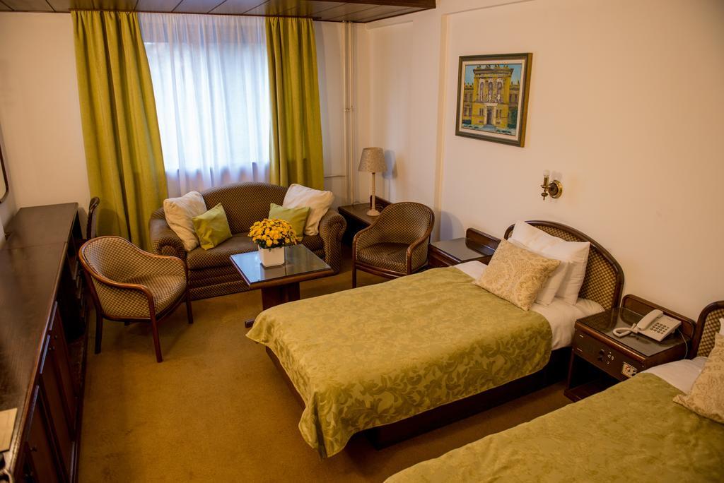 Hotel Grand Valjevo Luaran gambar